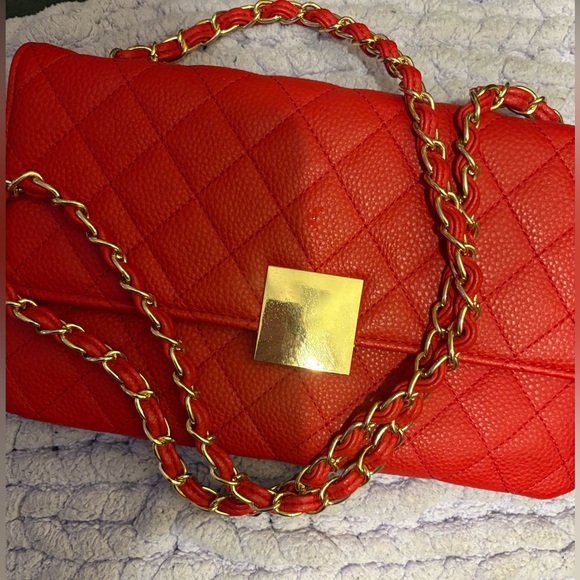 Chic Inspired Red Quilted Chain Bag - Picture 1 of 6